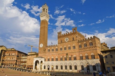 Itinerary to discover Siena by bike, Vespa or scooter