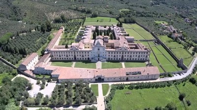 Itinerary to discover Calci Certosa by bike, vespa or scooter